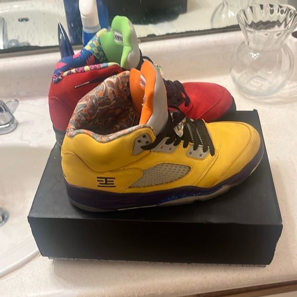 Air jordans what the 5s great condition with box 215 dollars